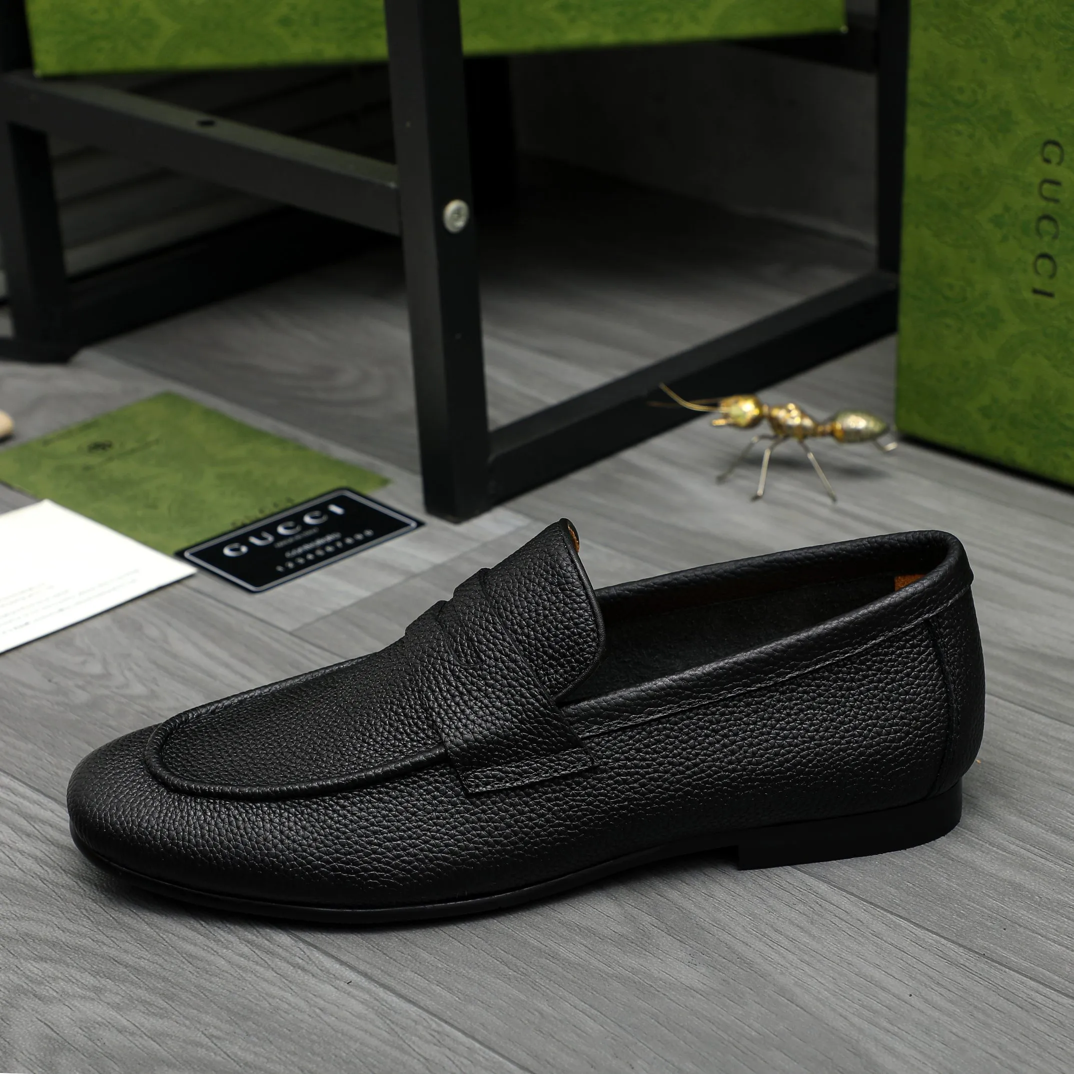 Men's shoes 💰500 product trademark: GUCCI "Gucci" business slip-on leather shoes. Regular size: 38-44 (37.45.46 custom-made, non-returnable) Product materials: Selected pebbled cowhide upper, cowhide insole, original outsole